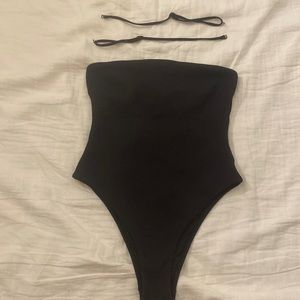 Oysho 1 Piece Swimsuit With Removable Straps (Like new)